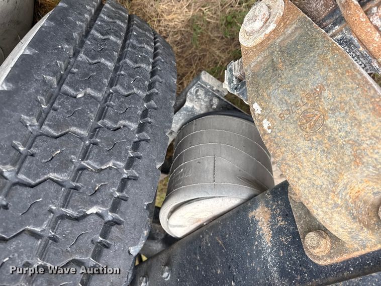 image for item DO8505 2003 Peterbilt 379 semi truck