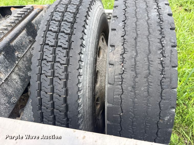 image for item DO8505 2003 Peterbilt 379 semi truck