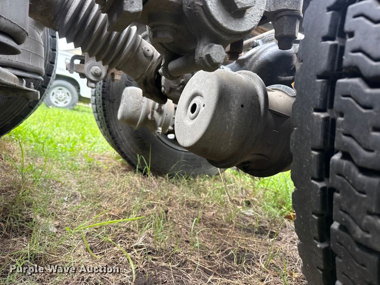 image for item DO8505 2003 Peterbilt 379 semi truck