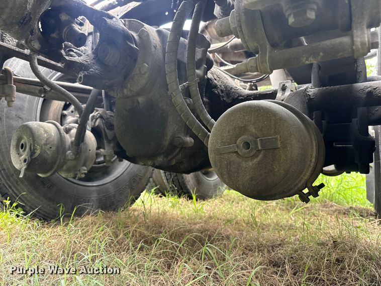 image for item DO8505 2003 Peterbilt 379 semi truck