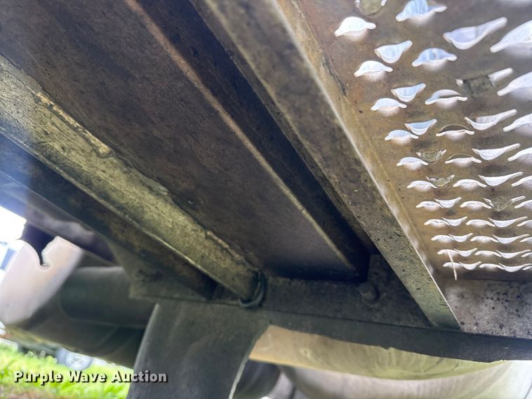 image for item DO8505 2003 Peterbilt 379 semi truck