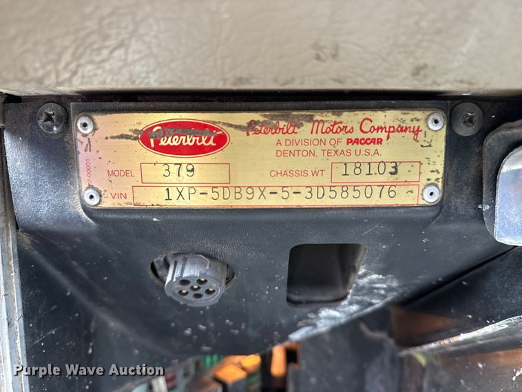 image for item DO8505 2003 Peterbilt 379 semi truck