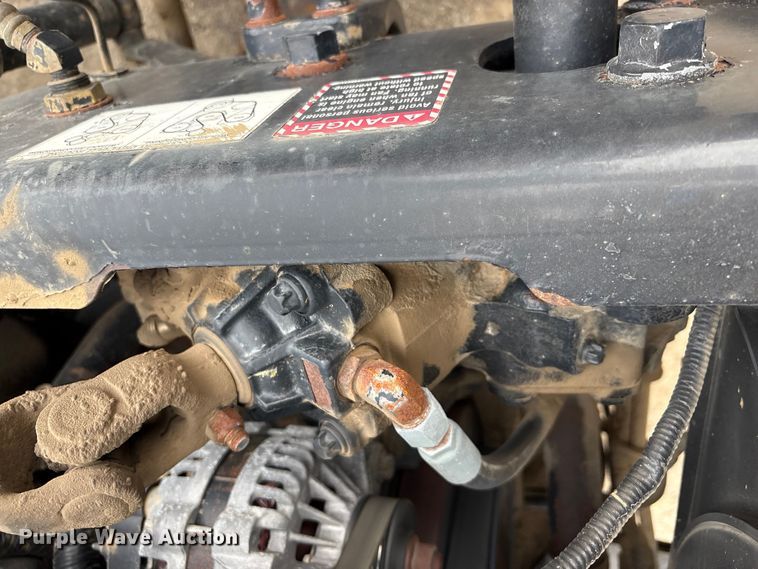 image for item DT2887 2007 Mack CHN613 semi truck