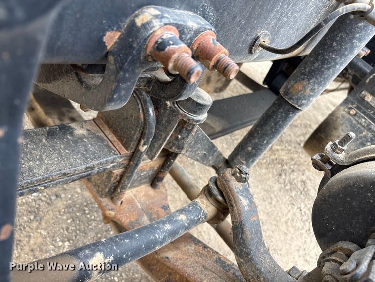 image for item DT2887 2007 Mack CHN613 semi truck