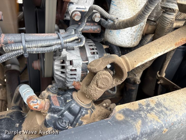 image for item DT2887 2007 Mack CHN613 semi truck