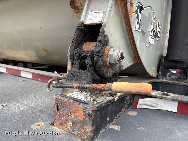 image for item DT2888 2010 Smith Co S2-40-34 side dump trailer