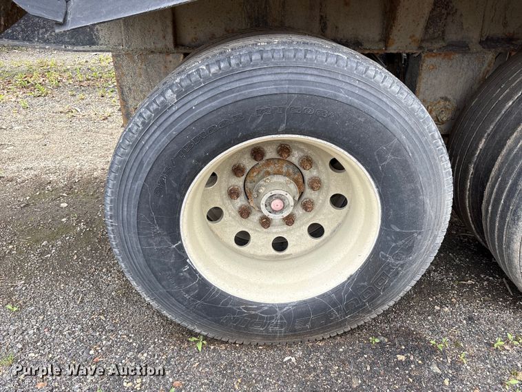 image for item DT2888 2010 Smith Co S2-40-34 side dump trailer