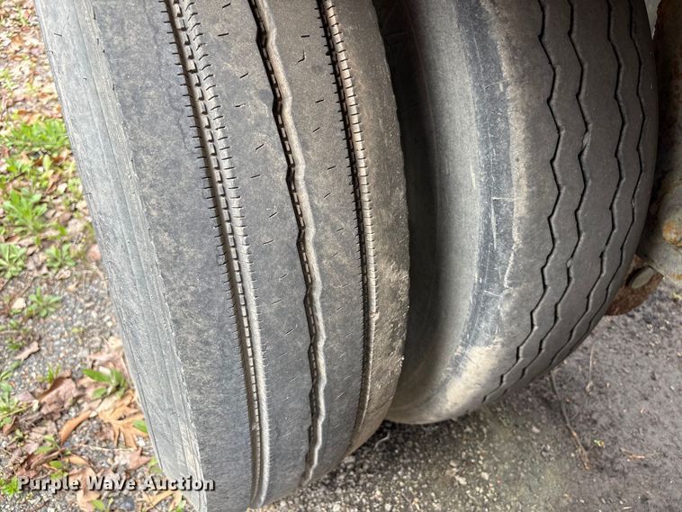 image for item DT2888 2010 Smith Co S2-40-34 side dump trailer