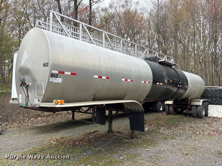 image for item DT2889 2006 Polar asphalt trailer