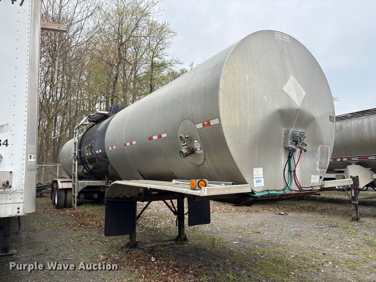 image for item DT2889 2006 Polar asphalt trailer