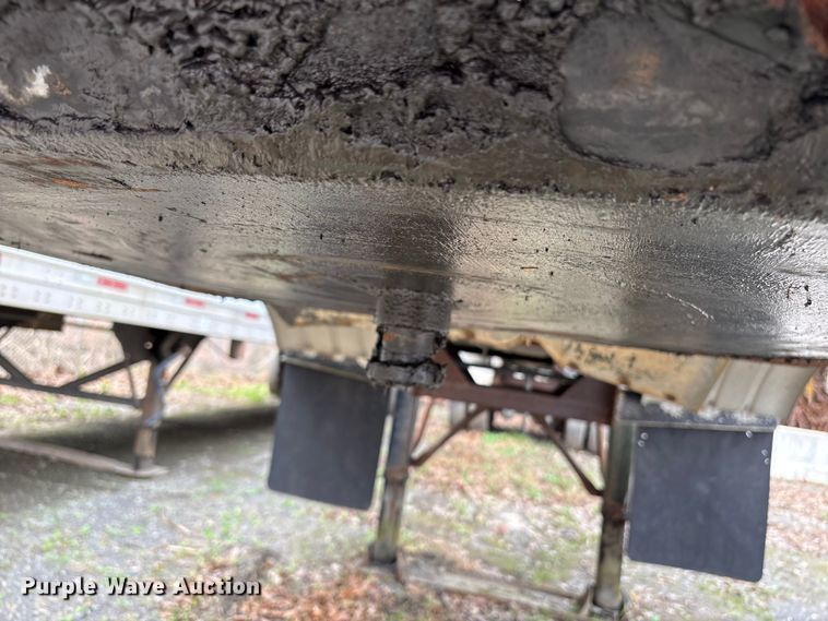 image for item DT2889 2006 Polar asphalt trailer