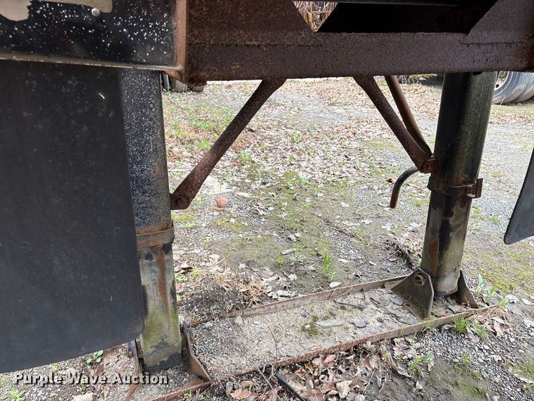 image for item DT2889 2006 Polar asphalt trailer