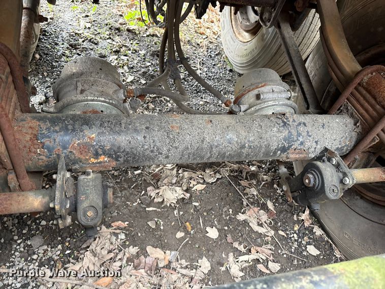 image for item DT2889 2006 Polar asphalt trailer