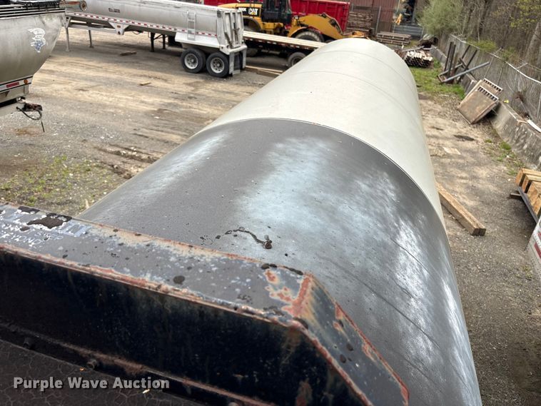 image for item DT2889 2006 Polar asphalt trailer