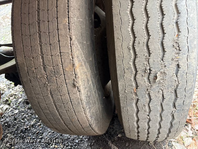 image for item DT2889 2006 Polar asphalt trailer