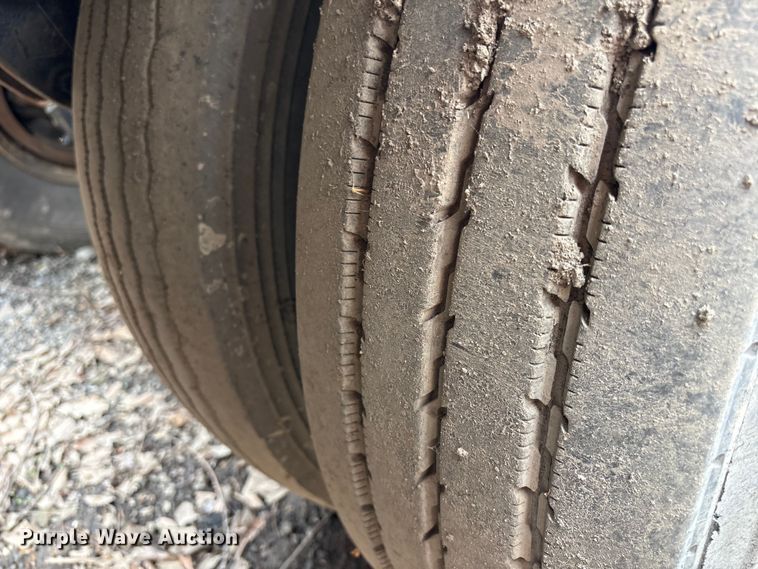 image for item DT2889 2006 Polar asphalt trailer