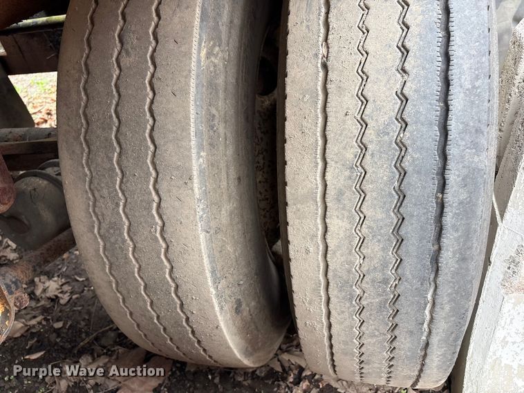 image for item DT2889 2006 Polar asphalt trailer