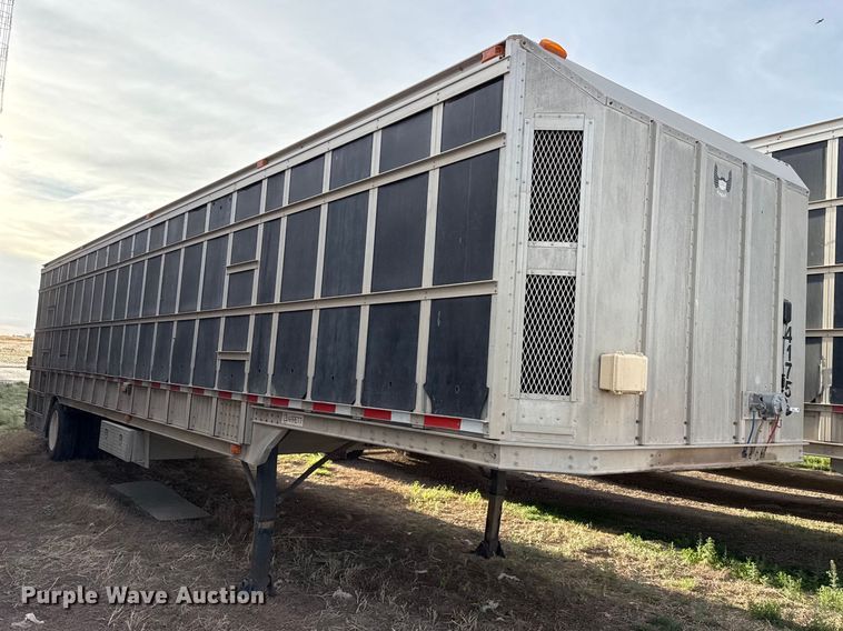 image for item DZ5379 2006 Barrett livestock trailer