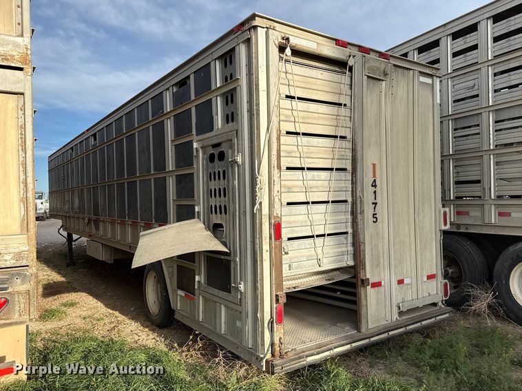 image for item DZ5379 2006 Barrett livestock trailer