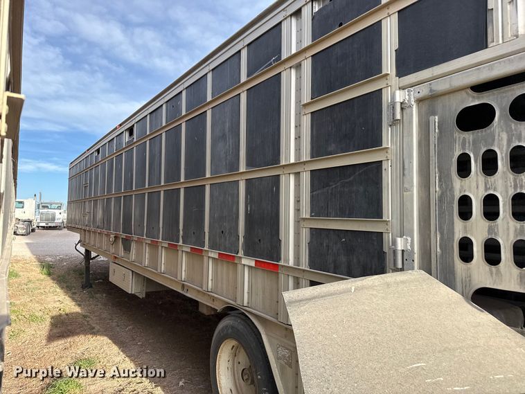 image for item DZ5379 2006 Barrett livestock trailer