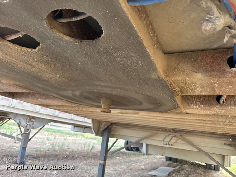 image for item DZ5379 2006 Barrett livestock trailer