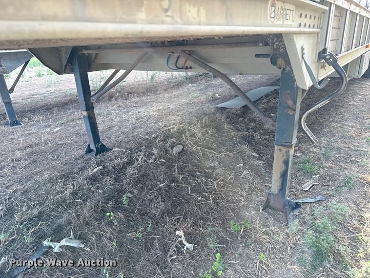 image for item DZ5379 2006 Barrett livestock trailer