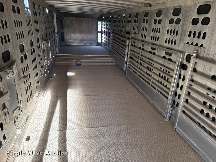 image for item DZ5379 2006 Barrett livestock trailer