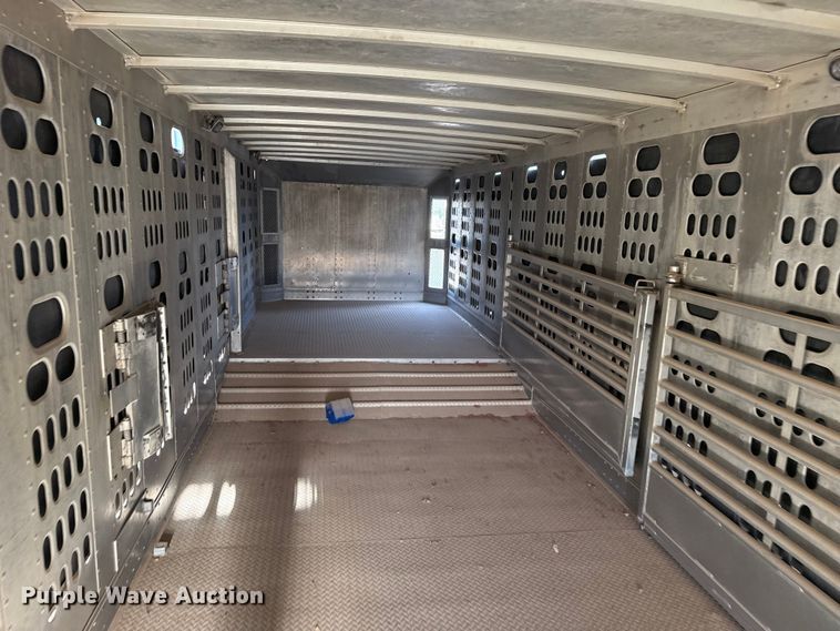 image for item DZ5379 2006 Barrett livestock trailer