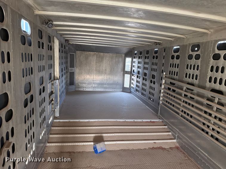 image for item DZ5379 2006 Barrett livestock trailer