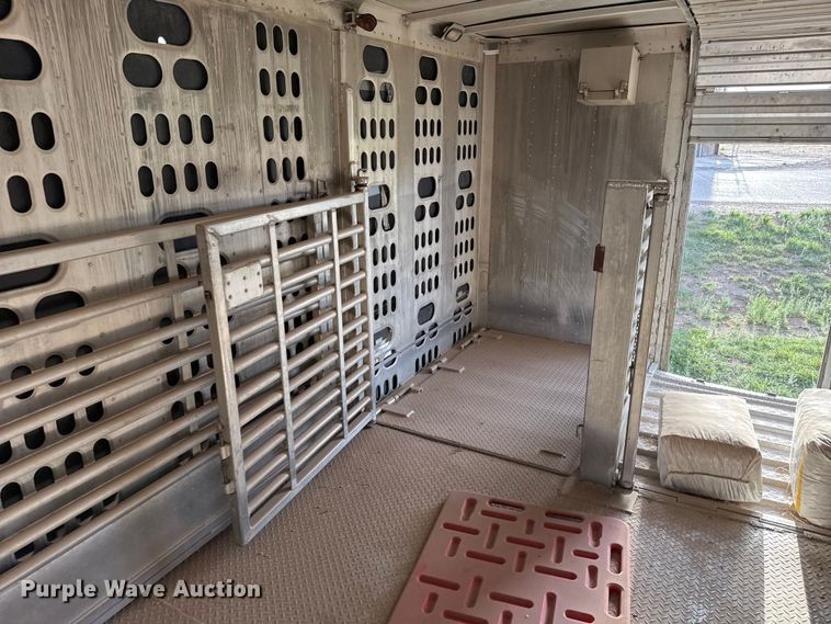 image for item DZ5379 2006 Barrett livestock trailer