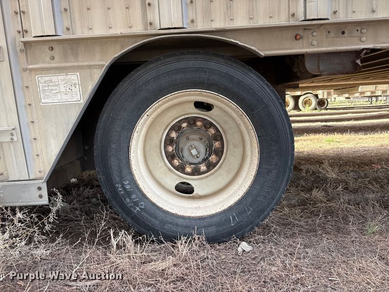 image for item DZ5379 2006 Barrett livestock trailer