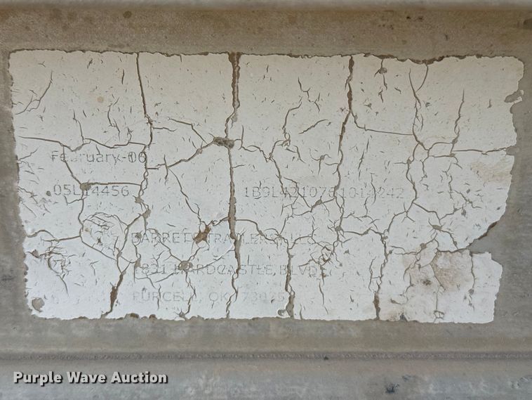 image for item DZ5379 2006 Barrett livestock trailer