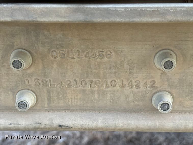 image for item DZ5379 2006 Barrett livestock trailer