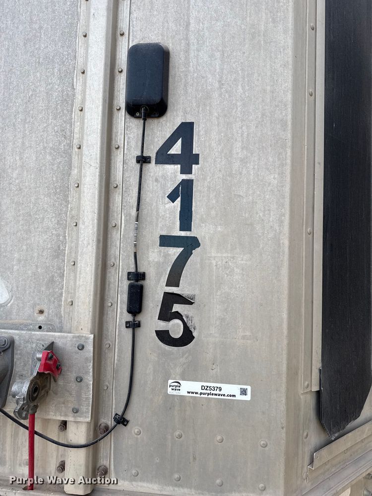 image for item DZ5379 2006 Barrett livestock trailer