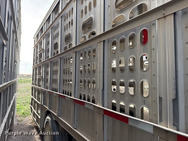 image for item DZ5380 2006 Barrett livestock trailer