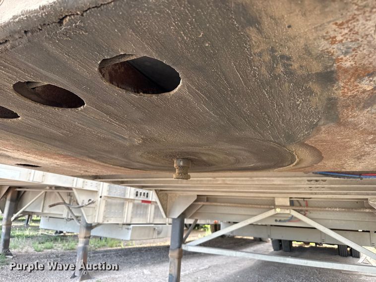 image for item DZ5380 2006 Barrett livestock trailer