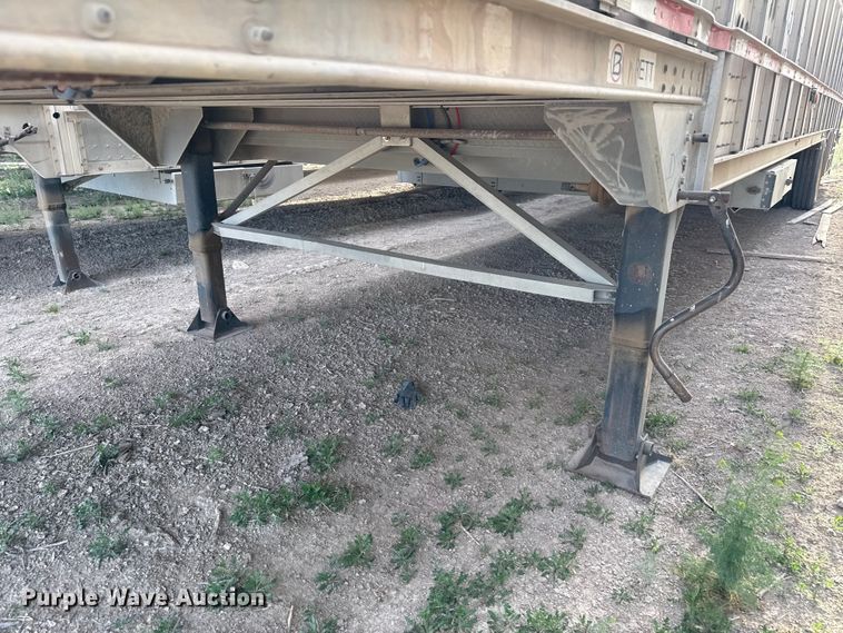 image for item DZ5380 2006 Barrett livestock trailer