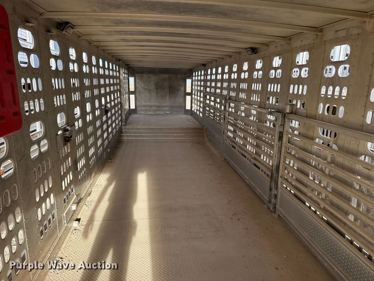 image for item DZ5380 2006 Barrett livestock trailer