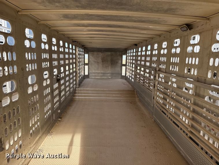 image for item DZ5380 2006 Barrett livestock trailer