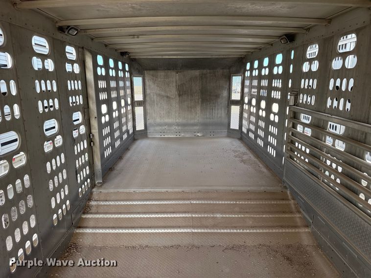 image for item DZ5380 2006 Barrett livestock trailer