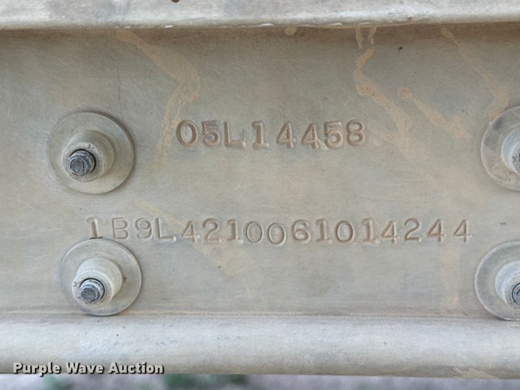 image for item DZ5380 2006 Barrett livestock trailer