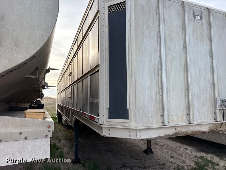 image for item DZ5381 2006 Barrett livestock trailer
