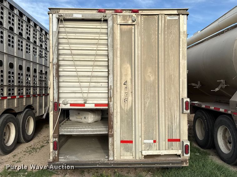 image for item DZ5381 2006 Barrett livestock trailer