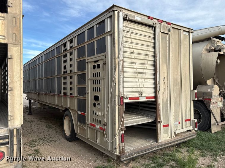 image for item DZ5381 2006 Barrett livestock trailer