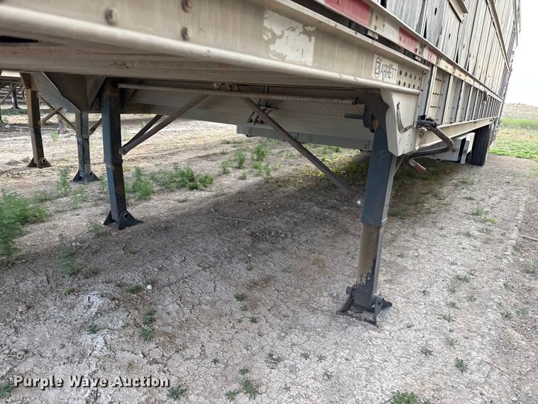 image for item DZ5381 2006 Barrett livestock trailer