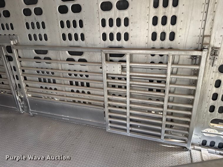 image for item DZ5381 2006 Barrett livestock trailer