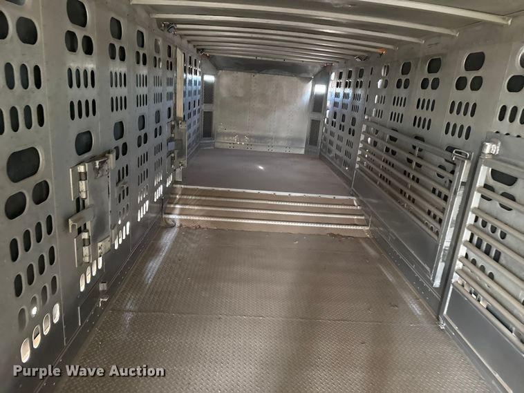 image for item DZ5381 2006 Barrett livestock trailer