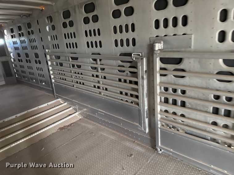 image for item DZ5381 2006 Barrett livestock trailer