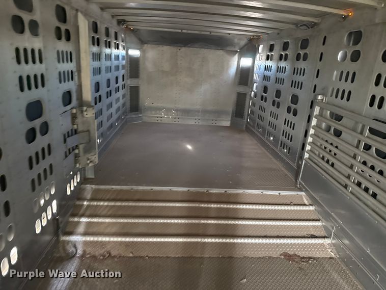 image for item DZ5381 2006 Barrett livestock trailer