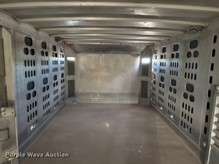 image for item DZ5381 2006 Barrett livestock trailer
